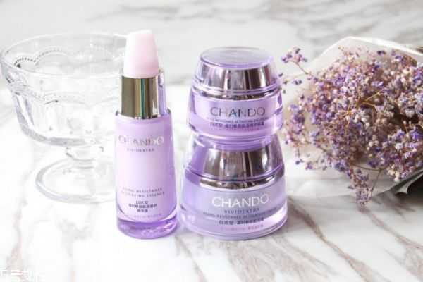 精华液能涂眼部吗