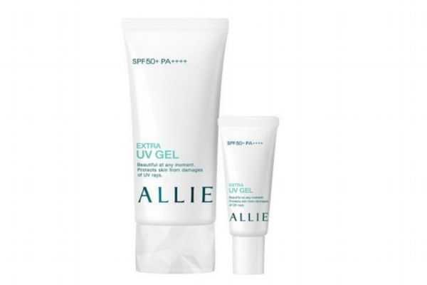 补防晒霜时要洗脸吗 补涂防晒霜的时间