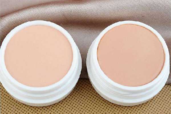 遮瑕膏在哪个步骤用?粉底之前还是之后 遮瑕膏在哪个步骤用?粉底之前还是之后