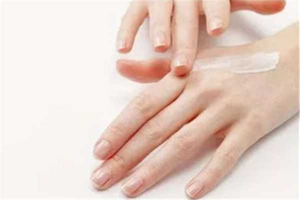 手部粗糙有什么方法保养 手部粗糙用什么护手霜