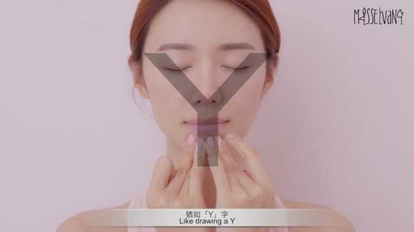 脸部水肿怎么快速消除 6个按摩动作快速变小脸