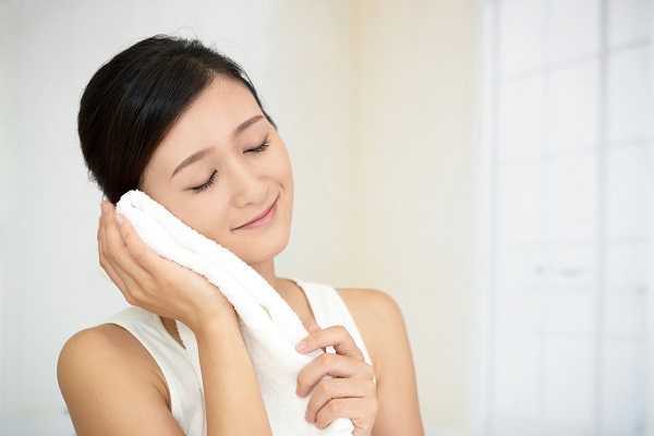 如何快速消除脸肿 如何快速消除脸肿