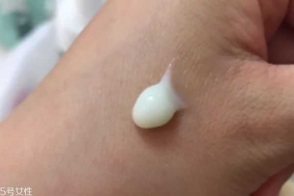 希思黎眼膜要洗掉吗 希思黎眼膜要洗掉吗