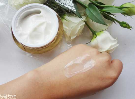 雅诗兰黛万能面霜适合年龄 雅诗兰黛万能面霜价格