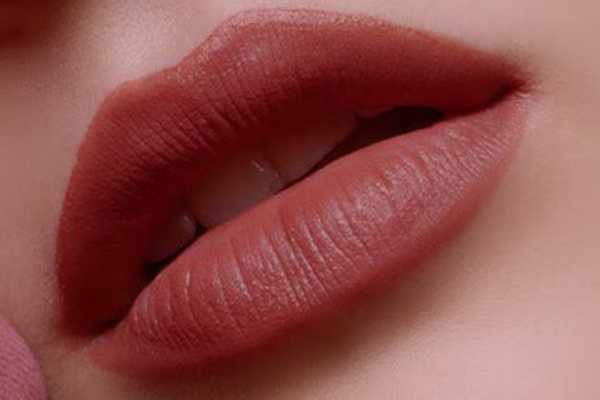 阿玛尼214适合黄皮吗 阿玛尼214适合黄皮吗