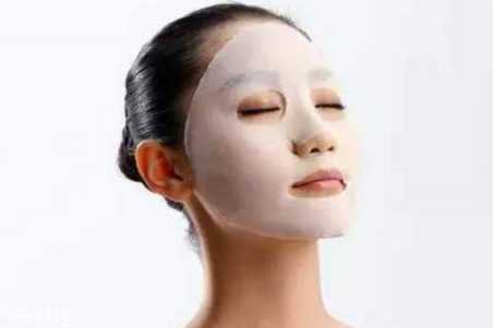 敷面膜后要用洗面奶洗脸吗 敷面膜常见的几个误区