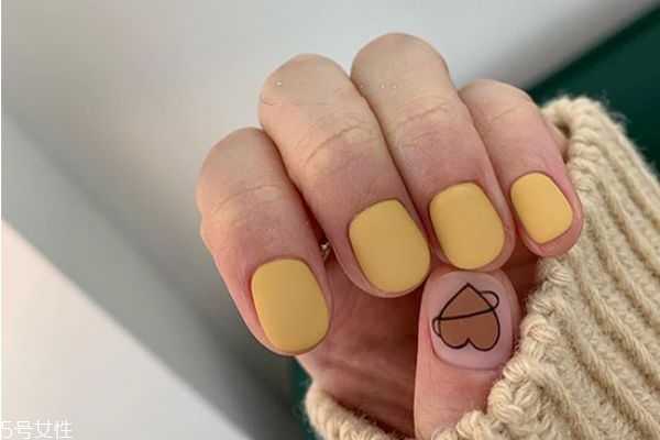 复古橘美甲教程，莫兰迪色丝绒美甲教程
