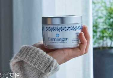 面霜为什么是乳白色