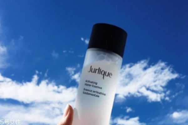 茱莉蔻精华水起泡沫