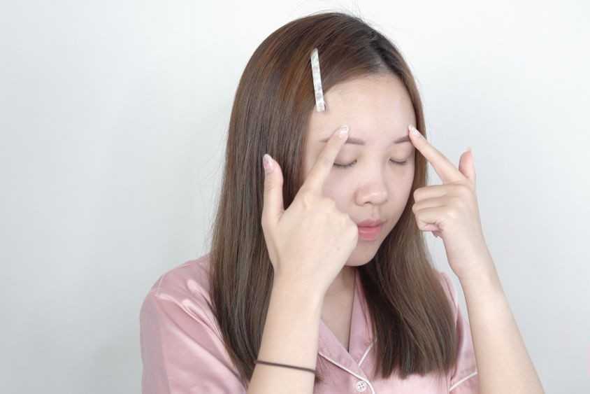 如何快速消除眼部浮肿