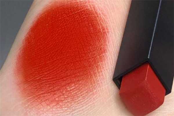 ysl小金条28显白吗？ysl小金条28适合黄皮吗