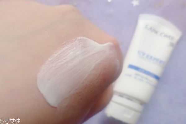 兰蔻小白管防晒每次用量