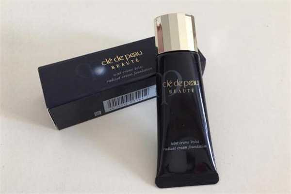 cpb钻光粉底液适合干皮吗？cpb钻光粉底液保质期