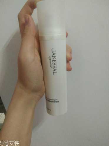 简玺的产品好用吗？简玺卸妆油怎么样