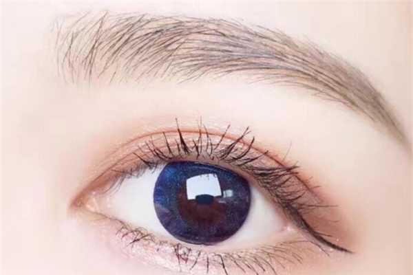 美瞳戴着不舒服怎么回事 美瞳正反面怎么区分