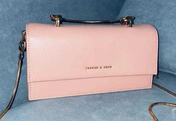 ck和小ck是一个品牌吗? ck和小ck是一个品牌吗?