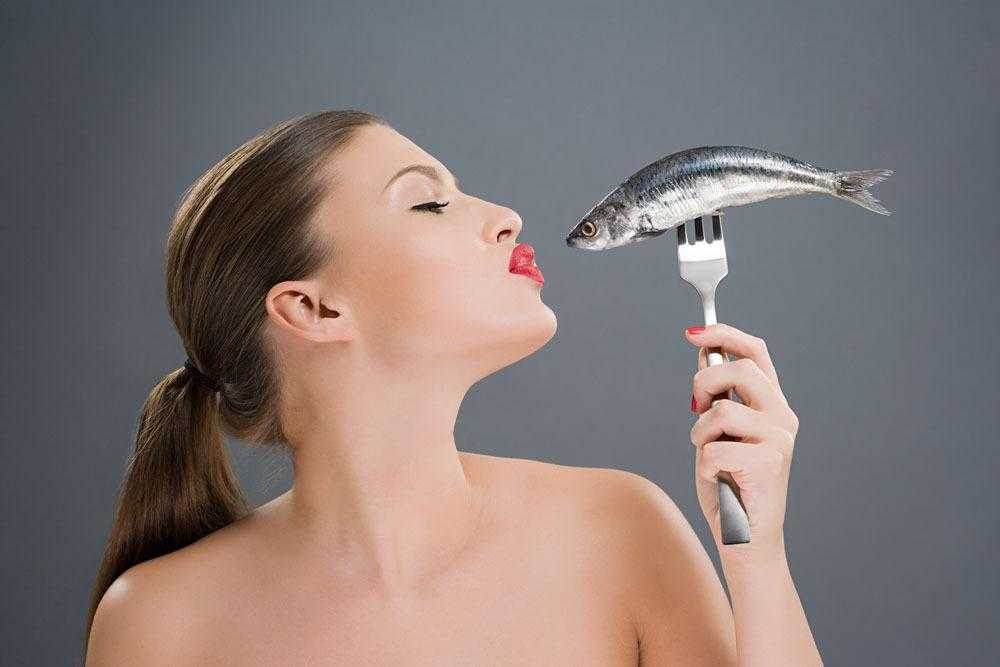 鱼刺卡喉咙解决方法