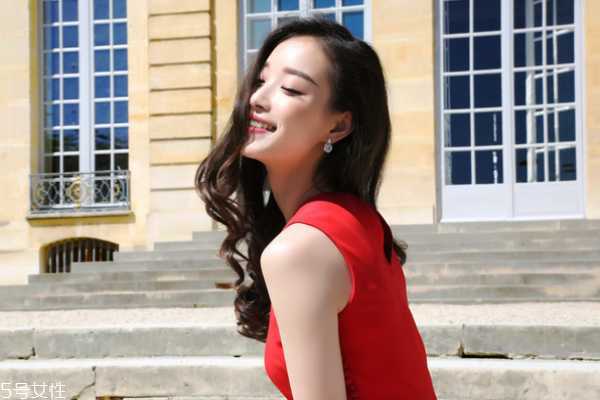 第一次用化妆水怎么选?3个方法让基础护肤不踩雷 第一次用化妆水怎么选?3个方法让基础护肤不踩雷