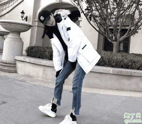 白色加拿大鹅耐脏吗？加拿大鹅买黑色还是白色