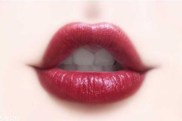 葡萄色系的口红有哪些？葡萄色口红适合黄皮吗