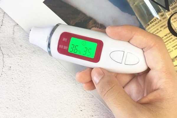 泰国vc爽肤水什么味道 很香甜的橙子味