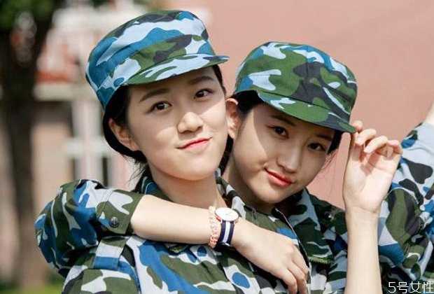 军训期间可以天天敷面膜吗?军训期间敷什么面膜好 军训期间可以天天敷面膜吗?军训期间敷什么面膜好