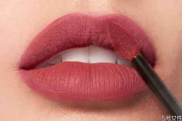 欧莱雅小钢笔唇釉有哪些颜色?欧莱雅小钢笔唇釉怎么样 欧莱雅小钢笔唇釉有哪些颜色?欧莱雅小钢笔唇釉怎么样