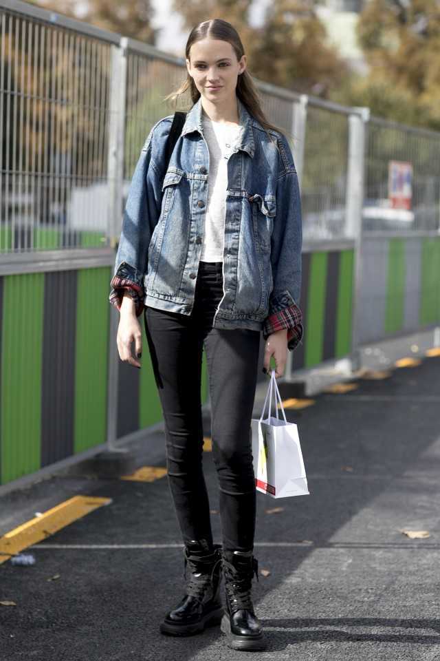 黑色裤子配什么颜色衣服好看 黑色裤子配什么颜色衣服好看