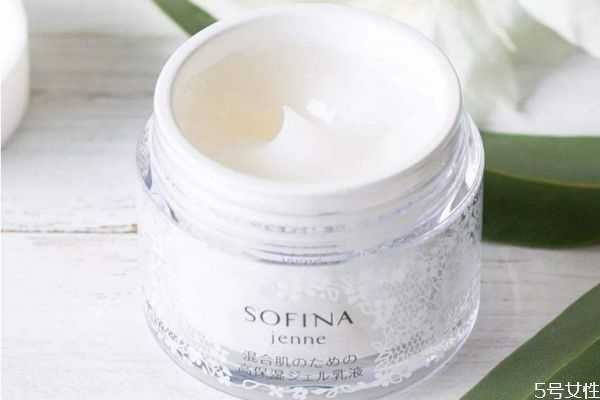 用了精华还要用乳液和面霜吗?精华后隔多久用面霜 用了精华还要用乳液和面霜吗?精华后隔多久用面霜