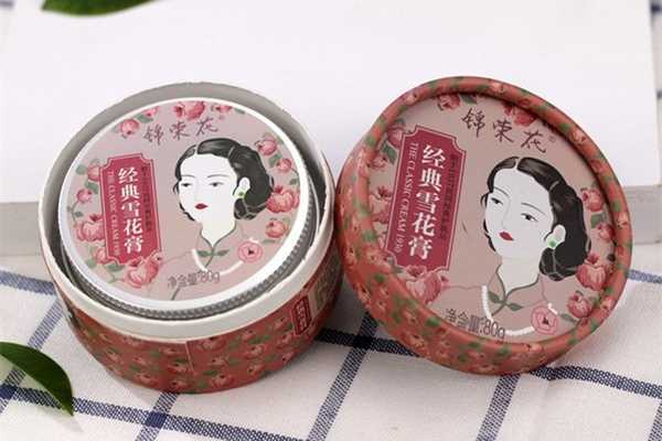 雪花膏的正确使用方法 雪花膏的正确使用方法