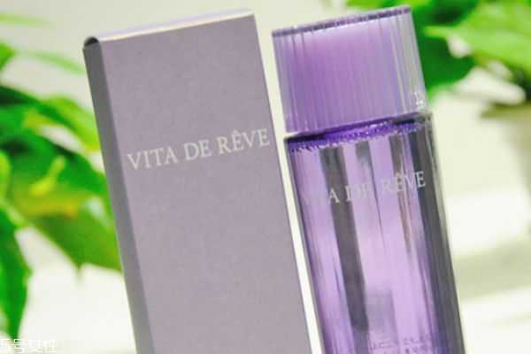 痘痘肌用什么水乳好