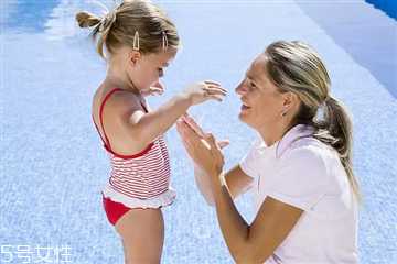 孩子晒黑了怎么恢复