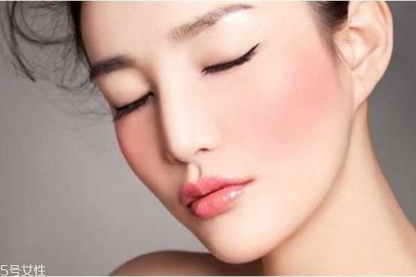 洋甘菊去红血丝吗