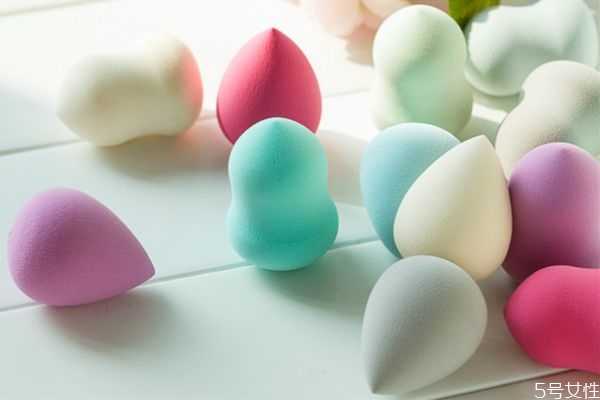 美妆蛋吸水后还能变回原样吗 美妆蛋吸水后怎么变小