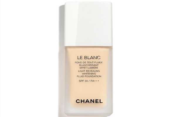 香奈儿臻白防晒粉底液