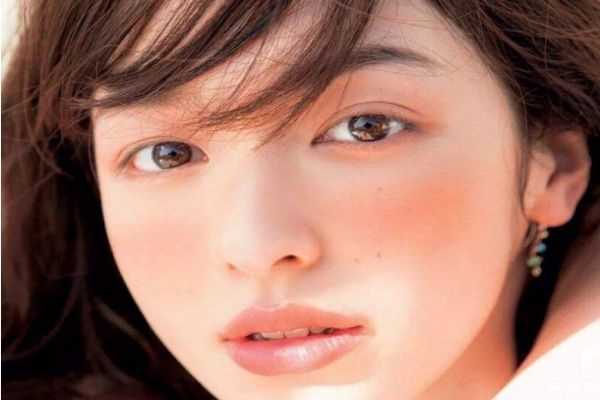 冬天化妆卡粉怎么办？可能是你方法没有用对