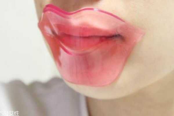 正确的唇部护理习惯