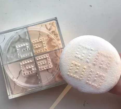 哪款散粉控油定妆效果好还不贵