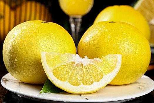 哪些水果带皮吃更营养？