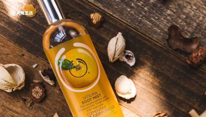 化妆水是爽肤水吗 化妆水是爽肤水吗