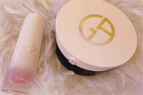 阿玛尼粉胖丁是腮红还是唇釉？