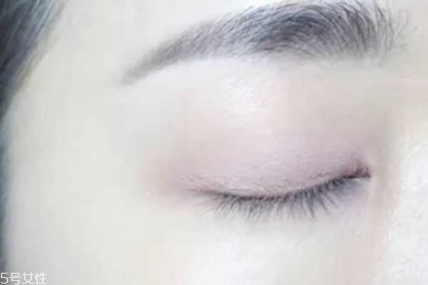 粉紫色眼妆怎么画？粉色和紫色眼影的画法