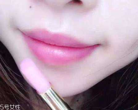 唇膏过敏怎么办?唇膏过敏症状 唇膏过敏怎么办?唇膏过敏症状