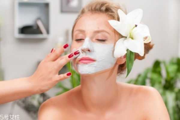 敷面膜后用冷水洗还是温水