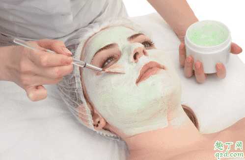 面膜能用热水烫一下吗 冬天敷面膜哪些事项是要注意的2
