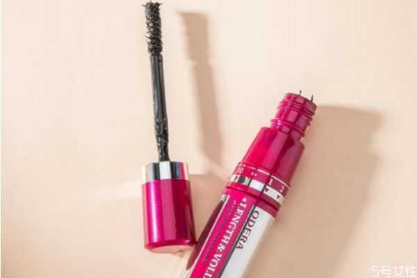 娥佩兰睫毛液怎么样?娥佩兰睫毛液使用方法 娥佩兰睫毛液怎么样?娥佩兰睫毛液使用方法