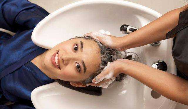 夏天天热多久洗一次头最科学？