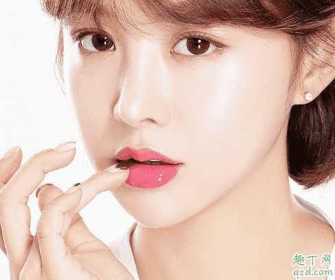 抖音花斗木唇膜好用吗 抖音花斗木唇膜好用吗