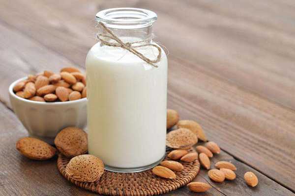 吃柠檬的好处有哪些 吃柠檬的好处有哪些