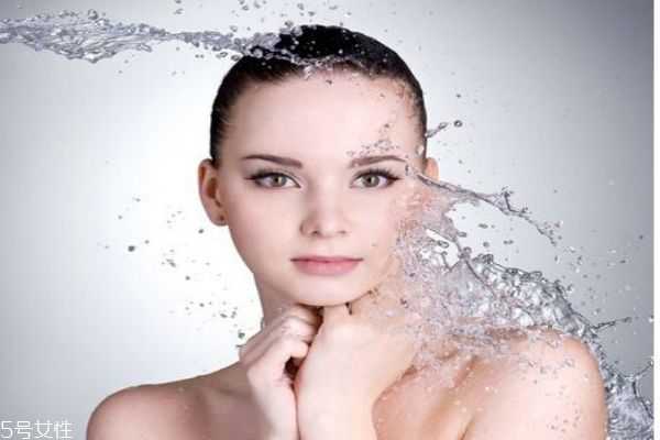 如何正确洗脸 如何正确洗脸
